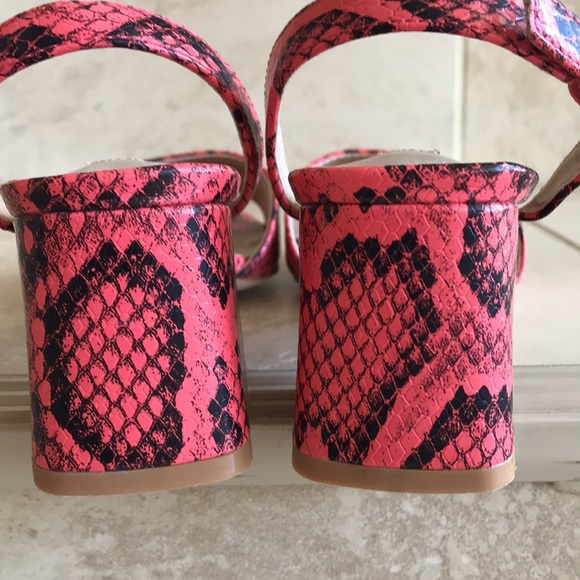 Lost Ink sandals - Picture 11 of 14